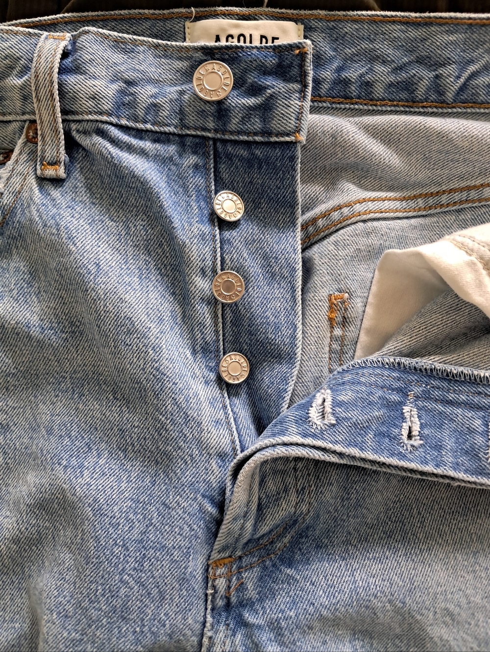 AGOLDE 90s Shorts High Rise Light Wash Raw Hem - Picture 7 of 9
